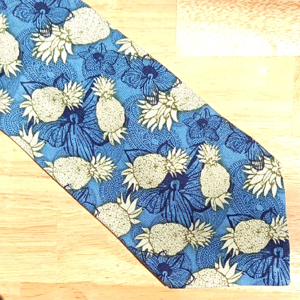 Blue and Cream Pineapple Pattern *PRINT* Tie